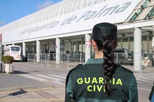 Police officer bitten by man fuming over lost luggage at Mallorca airport