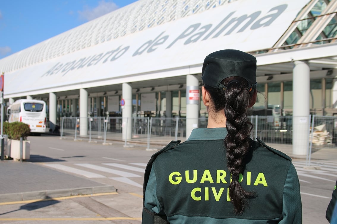Police officer bitten by man fuming over lost luggage at Mallorca airport