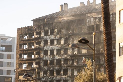 Court rejects appeal to reopen criminal probe into Valencia apartment fire that killed 10 people