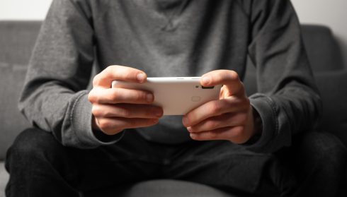 Security guard wins back job after watching porn on company mobile phone in Spain