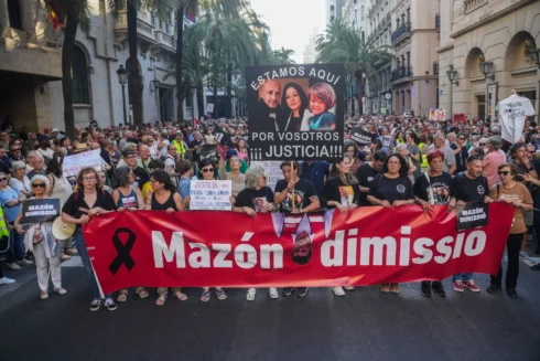 15,000 people make fresh call for Carlos Mazon to resign over Valencia flood disaster
