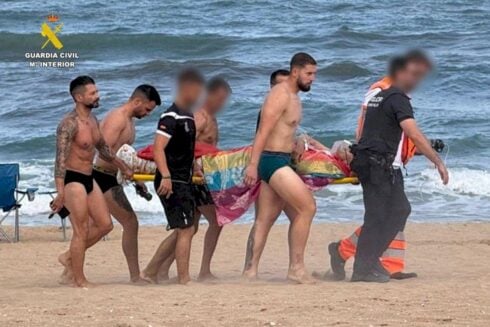 Police officers strip off to rescue bather while another drowns at busy Costa Blanca resort with no lifeguards