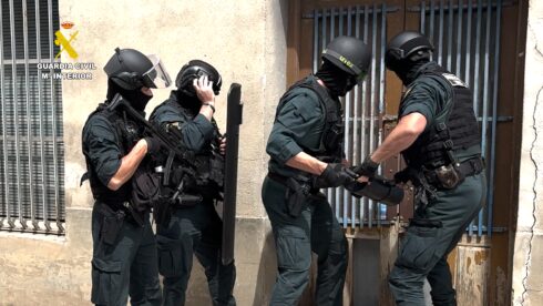 WATCH: Gang arrested for supplying 'weapons of war' to drug traffickers in Spain