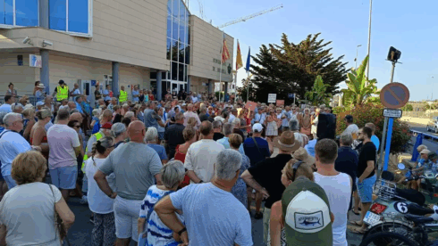 Residents fume over 'poor' council services as rubbish piles up in expat area of Costa Blanca