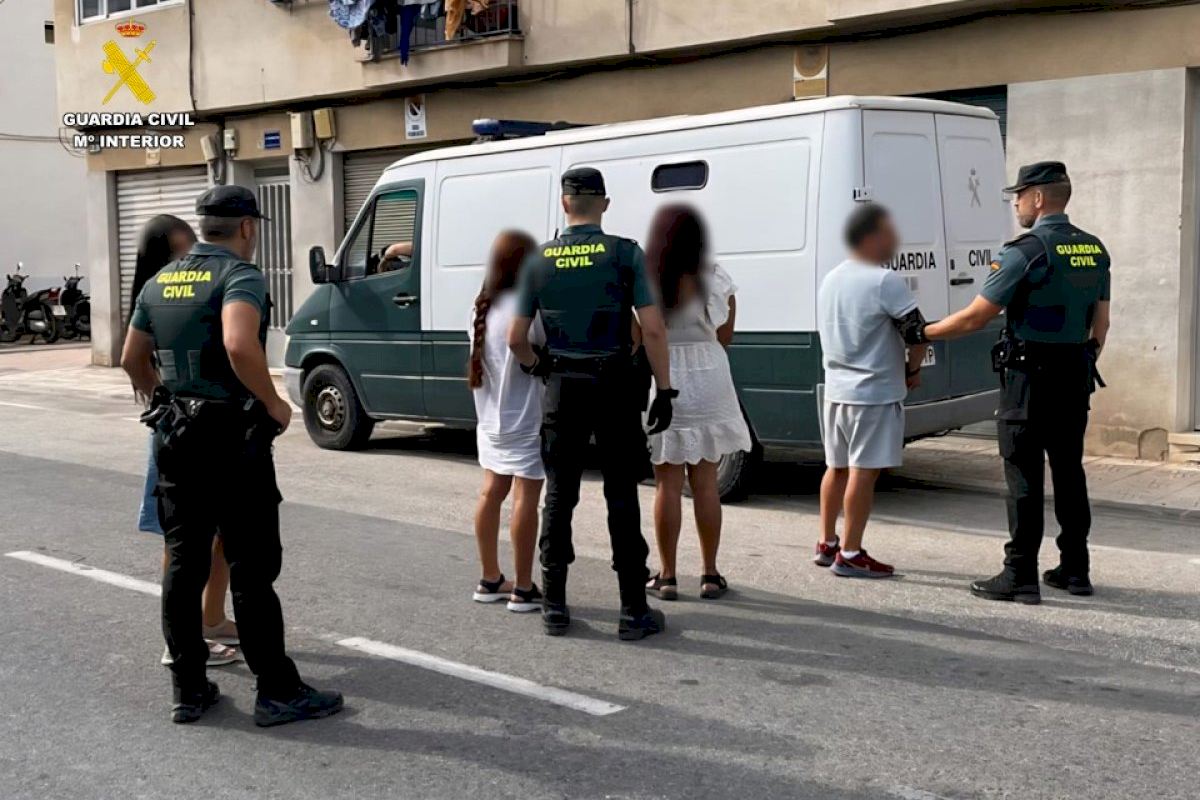 Street thieves ordered by court to stay out of Costa Blanca tourist area
