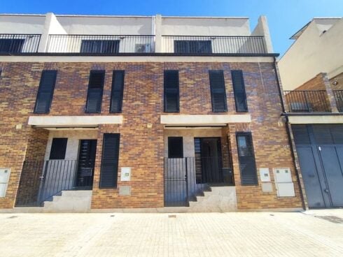 4 bedroom Townhouse for sale in Sagunto / Sagunt with garage - € 365