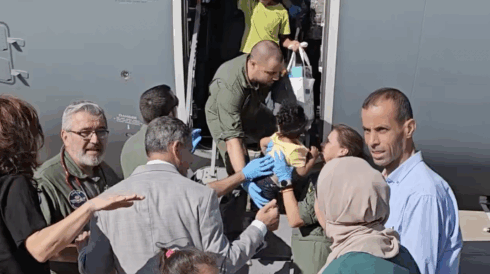 Palestinian Children Arriving in Spain Video: Ministry of Health Spain