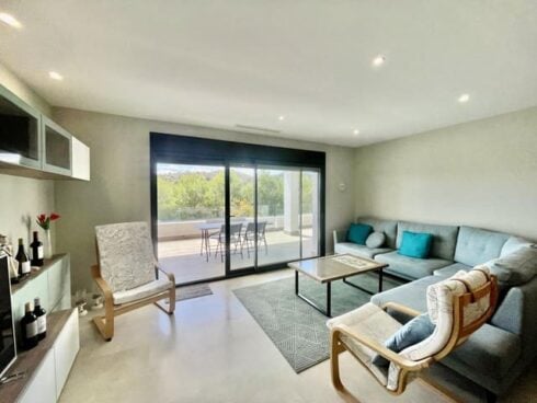 2 bedroom Flat for sale in Estepona with pool garage - € 389